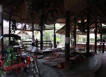 Utopia Bar & Restaurant