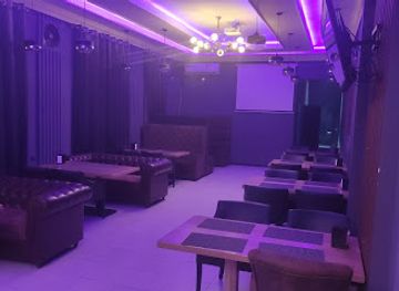 uzbekistan/khiva/itchan-kala/nightclub/huqqa-lounge-bar