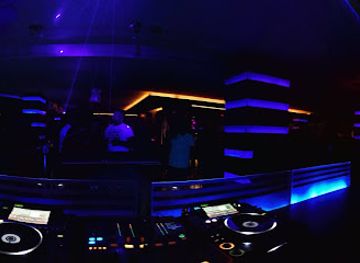tunisia/sousse/port-el-kantaoui/nightclub/le-fouqeut-s-disco-lounge
