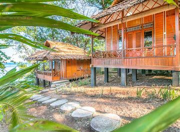 indonesia/pulau-bunaken/nightclub/raja-laut-dive-resort