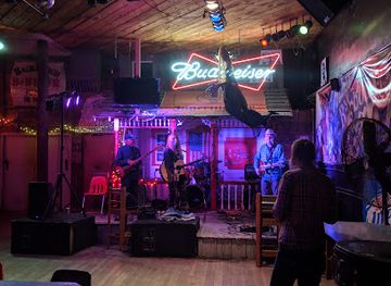 south-dakota/spearfish-canyon/nightclub/back-porch