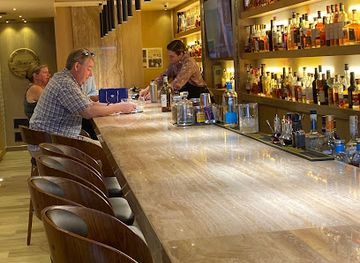 LUXBAR SXM