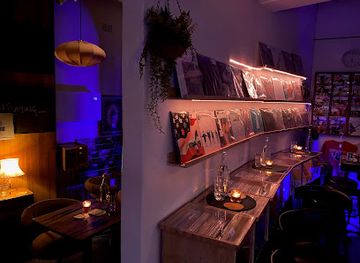 australia/blue-mountains/nightclub/side-b-vinyl-bar