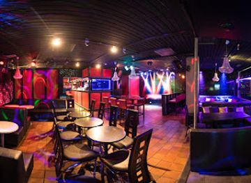 Karaoke Nightclub Sankaritar