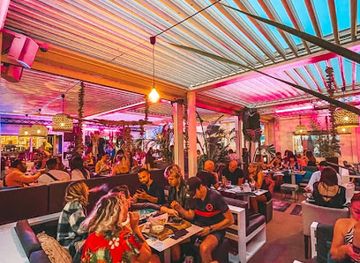 france/camargue/nightclub/le-paseo-cocktail-club-food