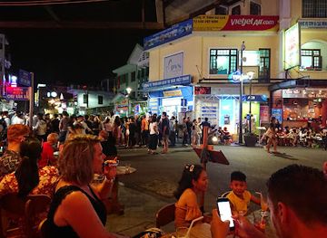 vietnam/hue/phu-huong/nightclub/hue-night-walking-street