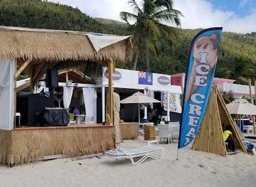 Paradise Club Lounge, Bar, & Restaurant