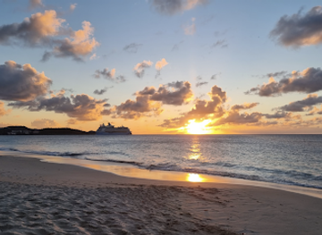antigua-and-barbuda/great-bird-island/nightclub/tree-house-beach-club