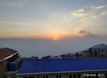 india/darjeeling/batasia-loop/nightclub/keventer-s