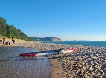 michigan/sleeping-bear-dunes-national-lakeshore/nightclub/north-bar-lake