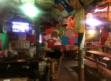 nepal/namche-bazaar/nightclub/cafe-danphe-bar