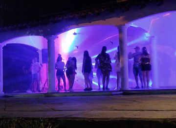 paraguay/ypacarai-lake/nightclub/kingston-service