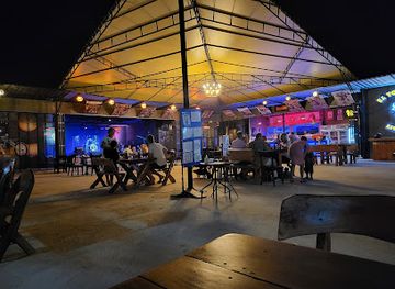 El Toro Loco Live Bar