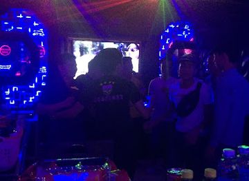 vietnam/ha-long-bay/nightclub/queen-club-karaoke