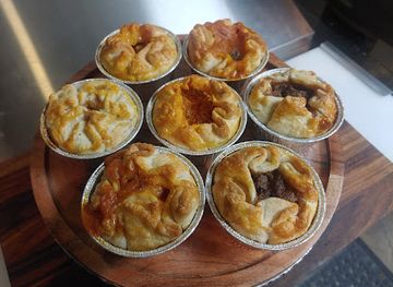 montana/gallatin-national-forest/nightclub/stonefly-lounge