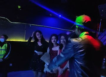 nepal/patan/mahabouddha-temple/nightclub/club-venice-discotheque