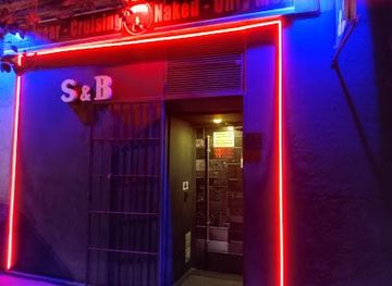 spain/madrid/nightclub/shower-bar-madrid-gay-club