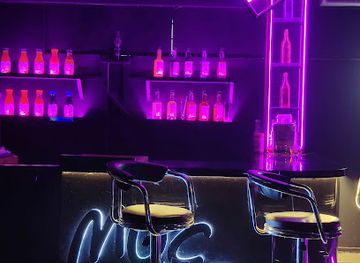 CLUB 21 LOUNGE