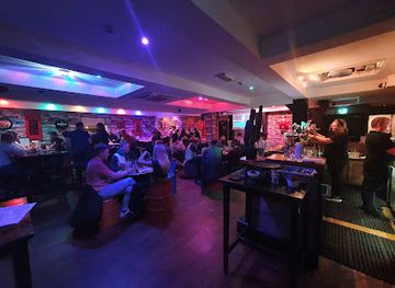 ireland/croagh-patrick/nightclub/madison-late-live