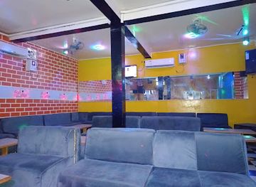 La Discrétion. Lounge Club, Bar & Resto