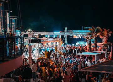 Bay Beach Club