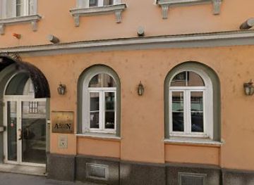 austria/vienna/leopoldstadt/nightclub/madame-bar