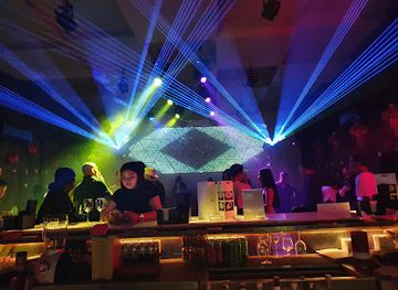 cambodia/phnom-penh/daun-penh/nightclub/pontoon-club