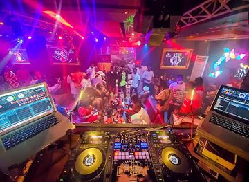 SMART NIGHT CLUB