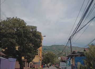 indonesia/maluku/nightclub/arizona-fams