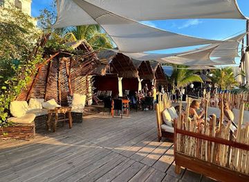 mexico/cozumel/san-miguel/nightclub/hemingway-restaurant-beach-nightclub-cozumel