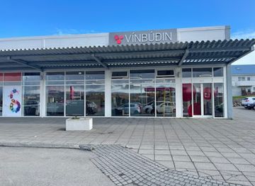 iceland/egilsstadir/nightclub/vinbuoin