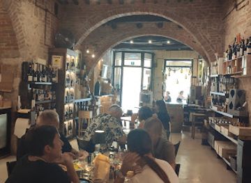 italy/montepulciano/nightclub/enoteca-borgo-divino