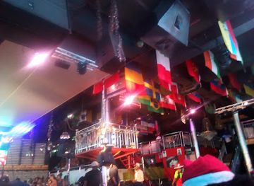 TRUST CLUB, Yaoundé