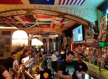 portugal/lisbon/bairro-alto/nightclub/cheers-irish-pub-lisbon
