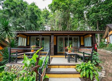 thailand/kanchanaburi/sai-yok/nightclub/homephutoey-river-kwai-hotspring-resort