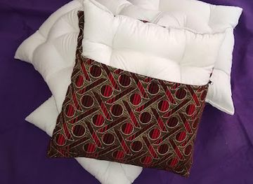 pakistan/karachi/gulshan-e-iqbal/nightclub/naeem-pillow