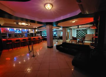 Lounge 102
