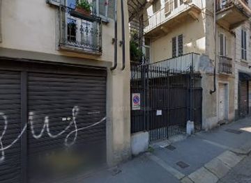 italy/turin/san-salvario/nightclub/dispenzer