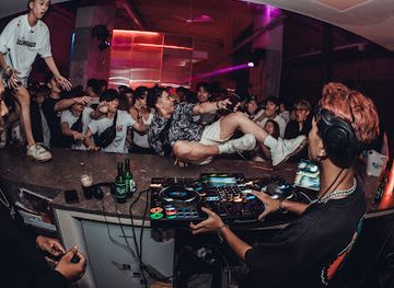 malaysia/george-town/weld-quay/nightclub/over-and-above