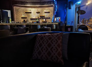Xenia Bar and Lounge