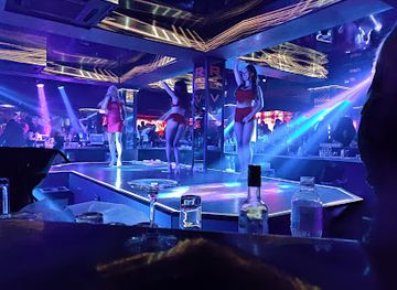 Club Revue