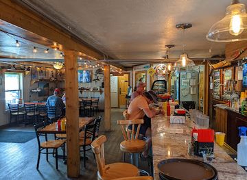 michigan/pictured-rocks-national-lakeshore/nightclub/the-duck-pond-eatery-and-beer-garden