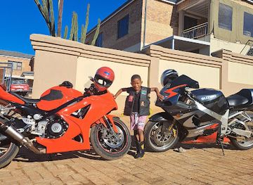 south-africa/kalahari/nightclub/khawula-s-lounge-night-club