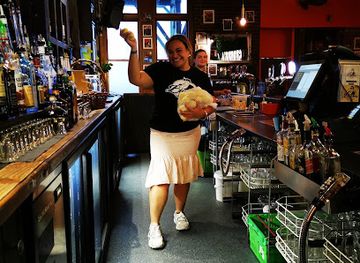 new-zealand/dunedin/the-octagon/nightclub/suburbia-eatery-nightlife