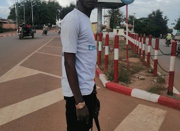 cameroon/bouba-njida-national-park/nightclub/mohamed-bin-garage-auto