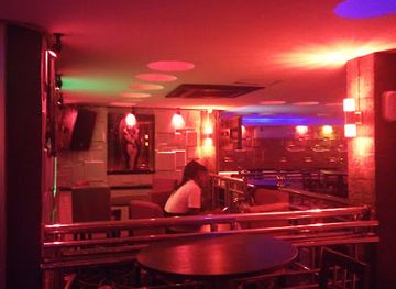 Mask lounge