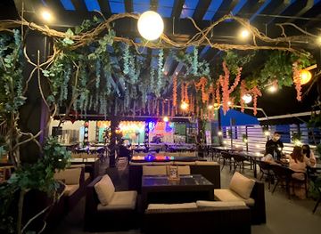 indonesia/west-kalimantan/nightclub/eight-sky-cafe-lounge