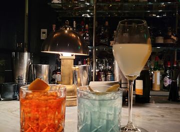 maine/acadia-national-park/nightclub/harry-s