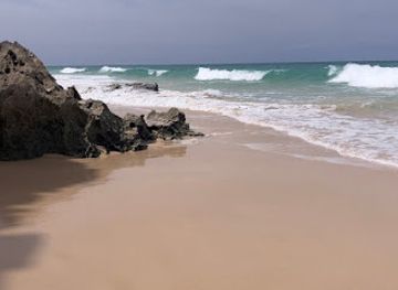 cabo-verde/praia-de-santa-monica/nightclub/praia-santa-monica