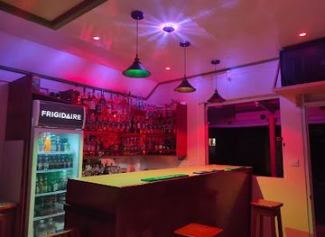 dominica/scotts-head/nightclub/marlo-s-bar